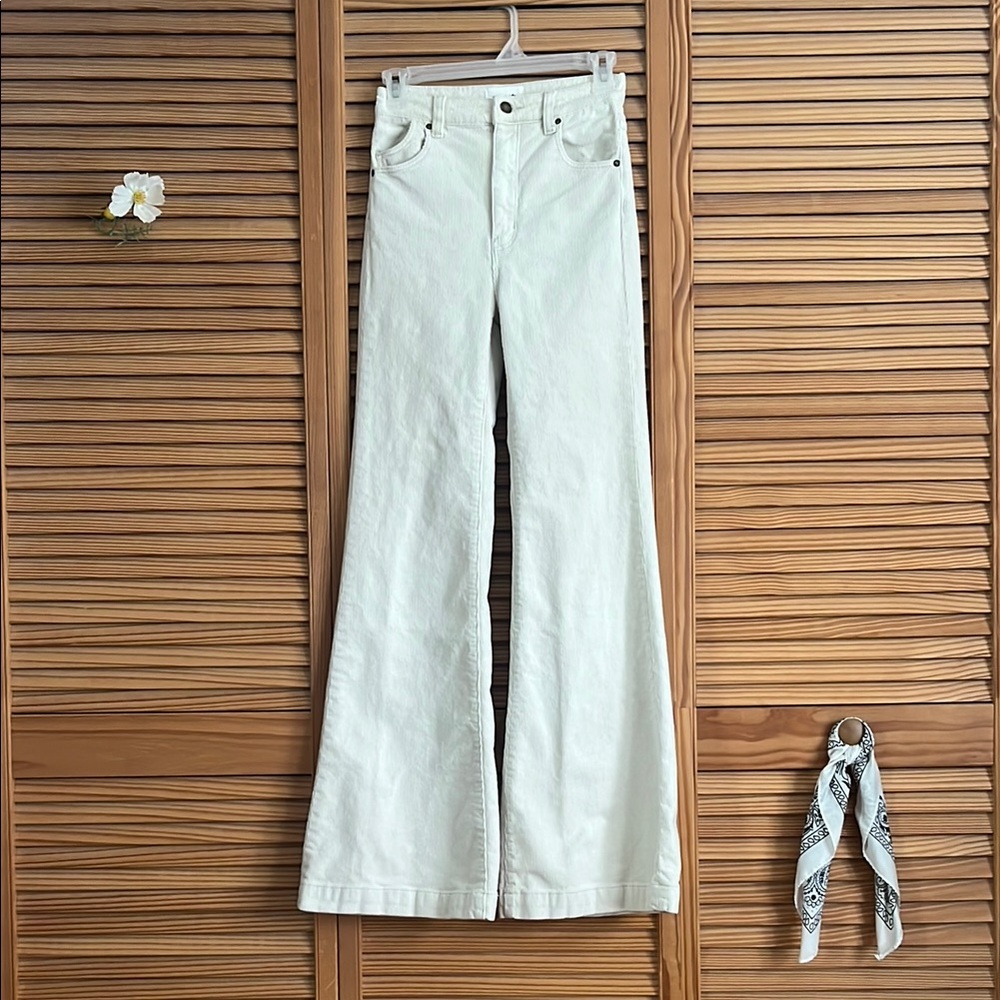 Rolla’s east coast flare cords in off-white